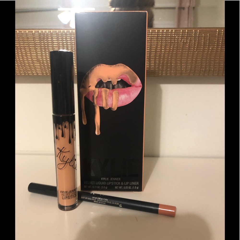 Kylie cosmetics LA velvet lip kit